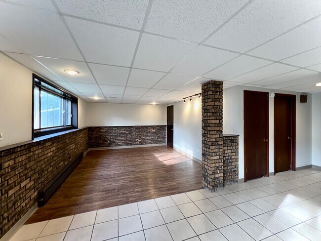 Foto del edificio - 312 S Lodge Ln