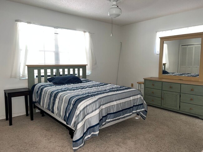 Foto del edificio - 2 Bedroom 2.5 Bath 2 Story Townhome AVAILA...