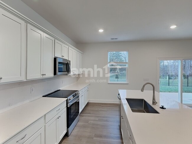 Building Photo - 205 Kramer Mills Dr