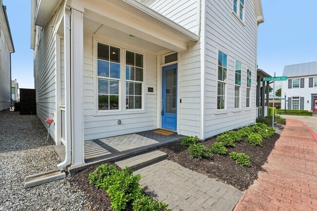 Foto del edificio - 708 Wooster Ln