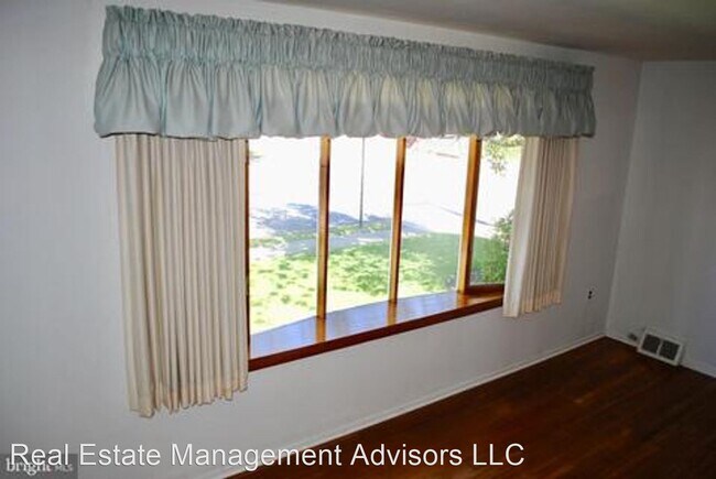 Foto del edificio - 3 br, 1.5 bath House - 200 Baldwin Avenue