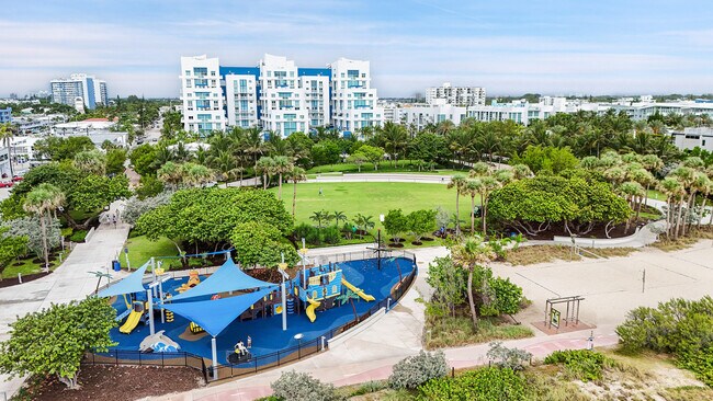 Building Photo - 7600 Collins Ave