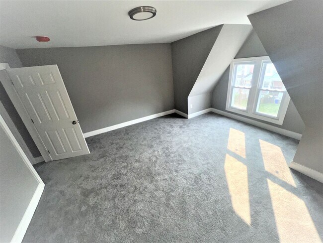 Foto del edificio - Brand New 5 Bedroom Modern Renovation with...
