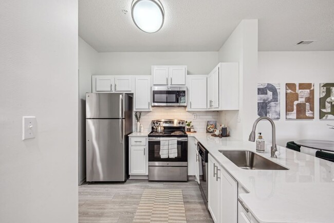 B3U Kitchen - Halston Shiloh Valley Apartments