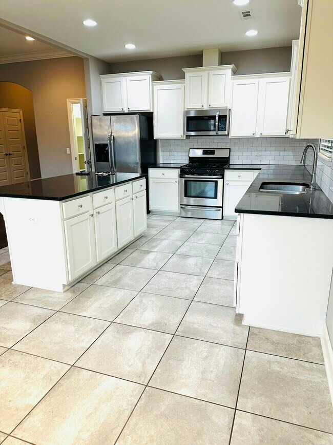 Building Photo - 4403 SW Eggersway Pl