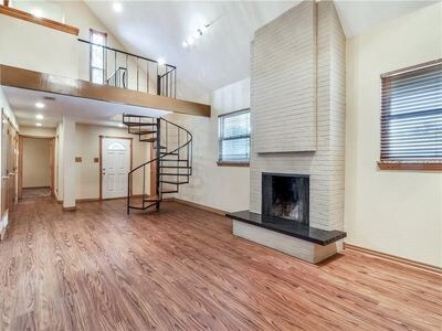 Foto principal - 414 Hollyhill Ln