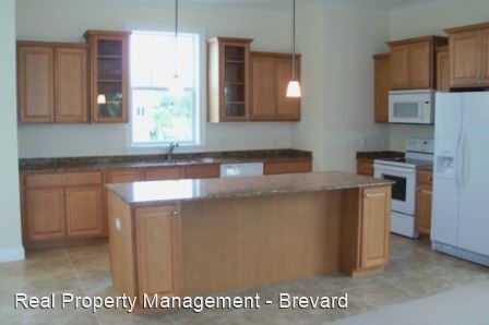 Building Photo - 3 br, 3.5 bath House - 890 VIGNOLES AVENUE...