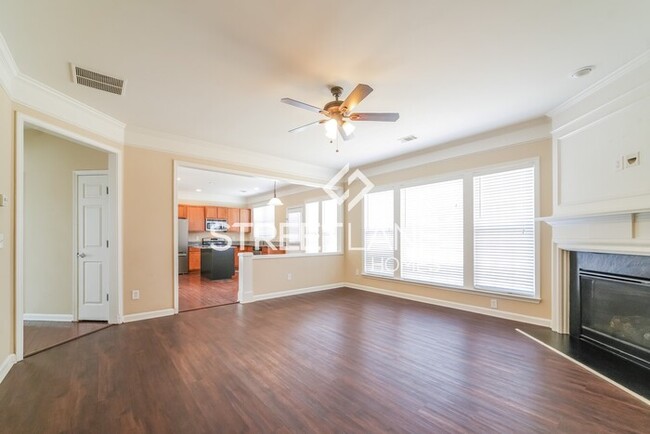 Building Photo - SPRING SPECIAL!!! $500 off first month’s r...