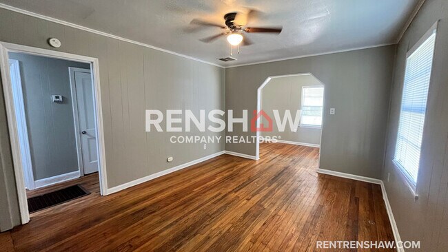Building Photo - 4011 Victor Dr