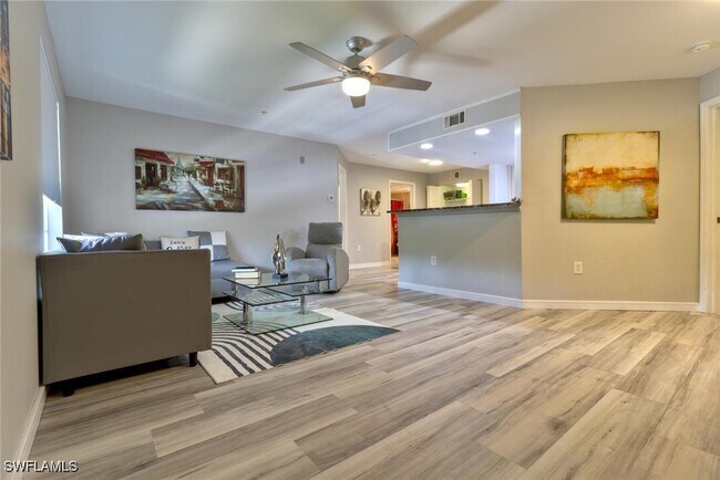 Foto del edificio - 1775 Four Mile Cove Pkwy