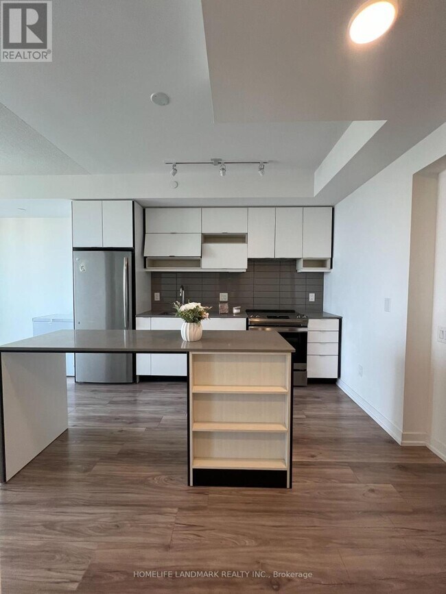 Photo du bâtiment - 4065 Confederation Pkwy