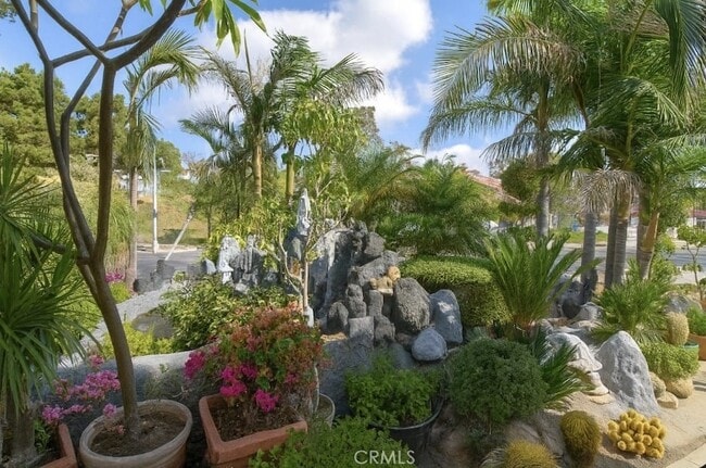 Foto del edificio - 390 Dylan Cir