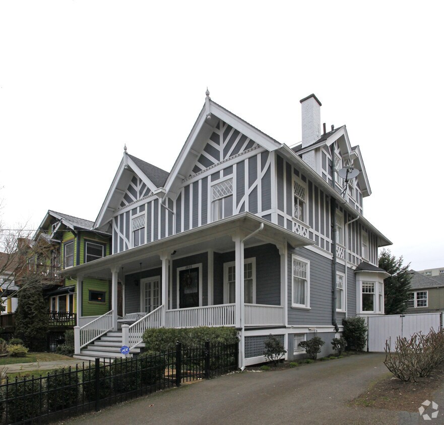 Primary Photo - 2035 NW Kearney St