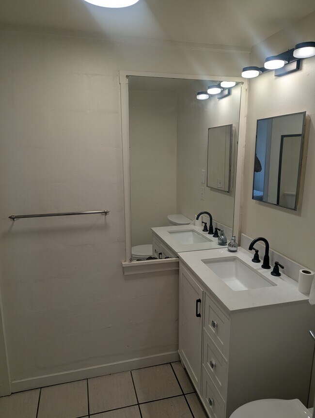 Foto del edificio - 1244 Woodlawn Ter