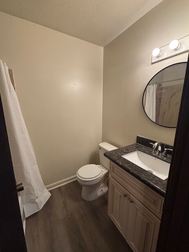 Foto del edificio - 4220 Lac Couture Dr
