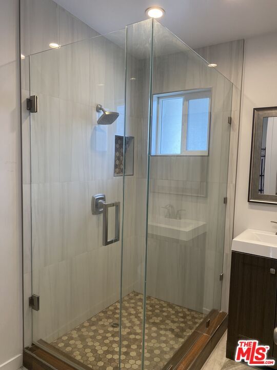 Foto del edificio - 11162 Tamarack Ave