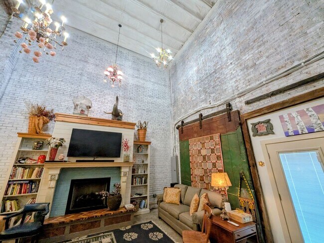 Foto del edificio - 536 N Main St