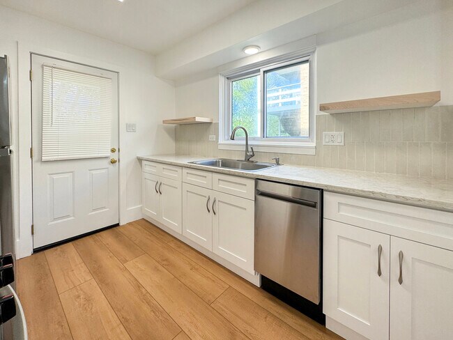 Foto del edificio - 332 N Smith St