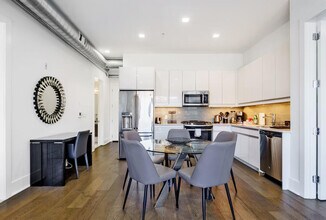 Building Photo - 1414 Grand St