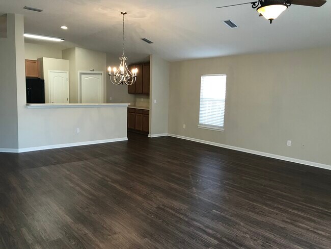 Building Photo - 6407 Silk Leaf Lane