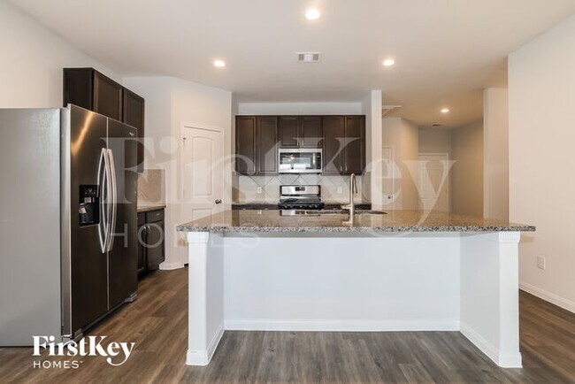 Foto del edificio - 2647 Hoffman Ln