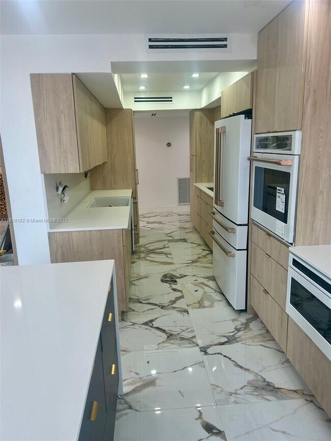 Foto del edificio - 5480 N Ocean Dr