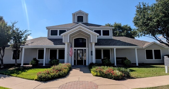 Leasing Office - Lakeview