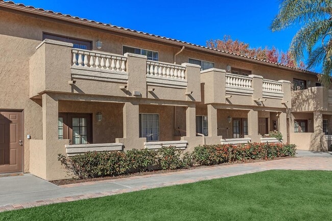 Photo - La Jolla Nobel Apartments