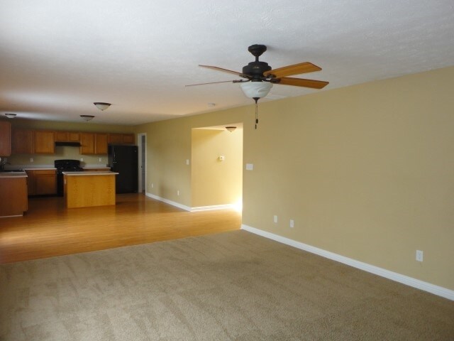 Building Photo - 960 Foxtail Ct