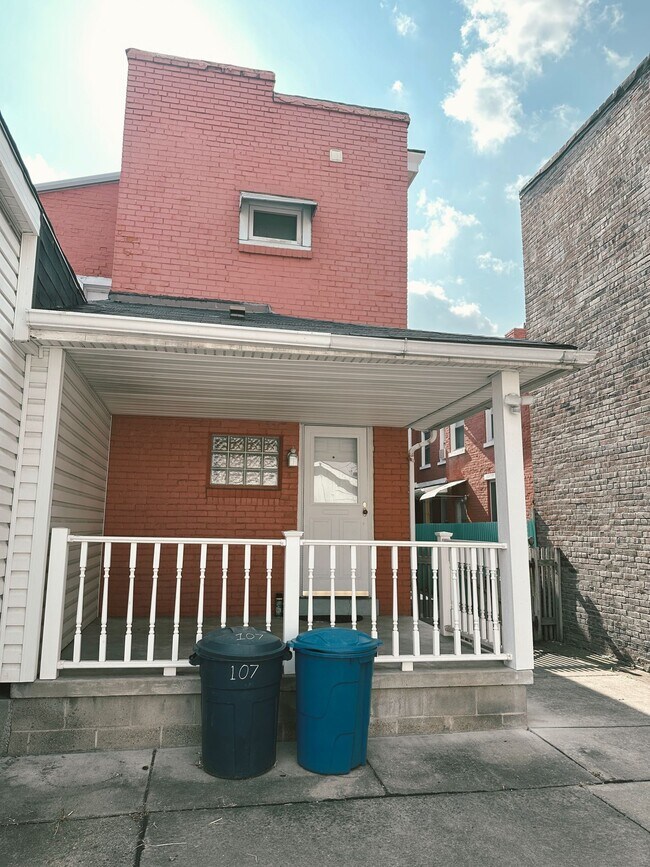 Building Photo - 107 S 13th St