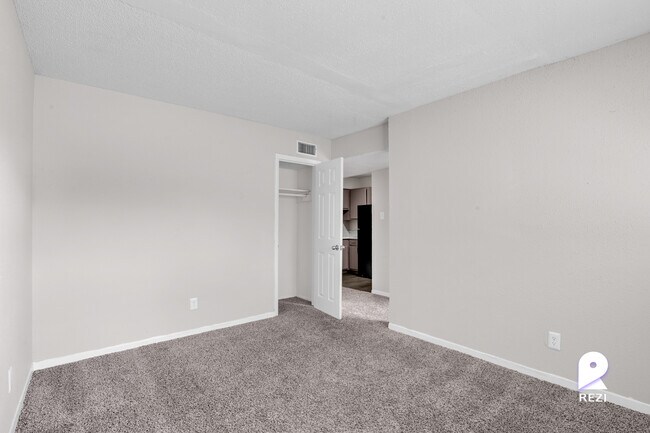 Building Photo - 8217 Fulton St