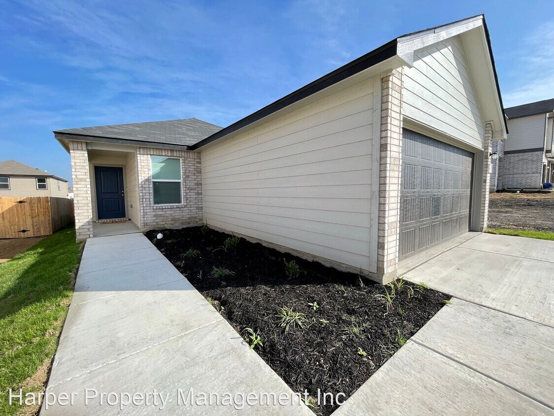 3 br, 2 bath House 8405 Amistad Cove House Rental in Converse, TX