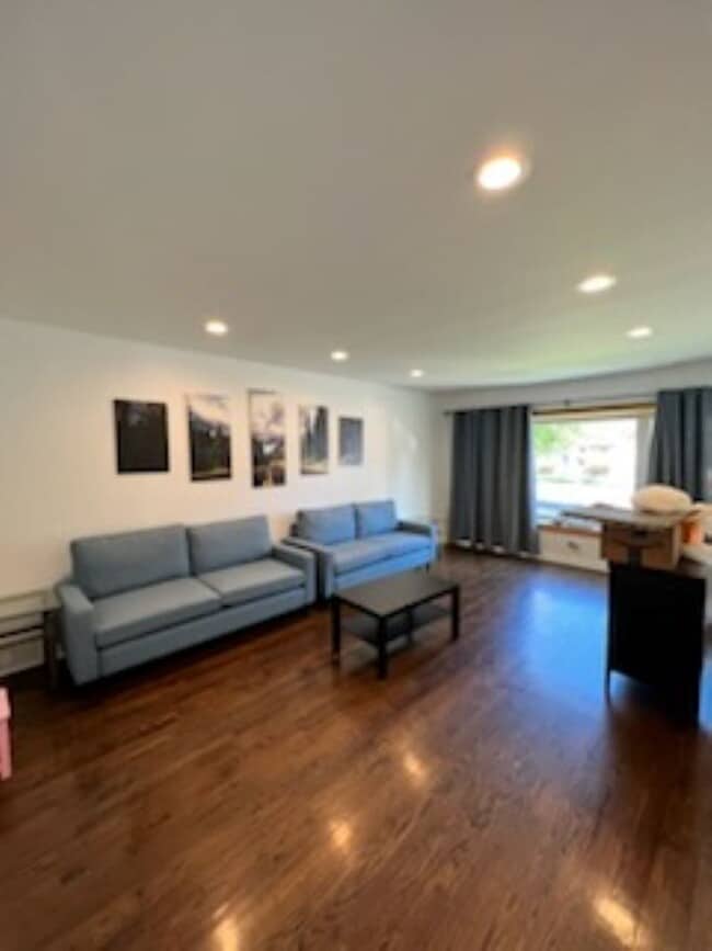 Foto del edificio - 5146 N Kenneth Ave