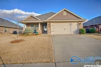 Building Photo - 303 Healey Dr