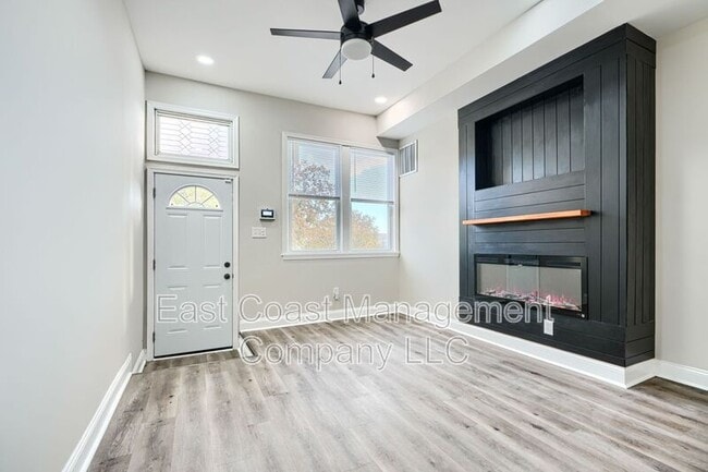 Photo - 2116 E Hoffman St House