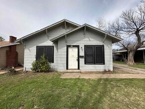 Building Photo - 2012 Monroe St