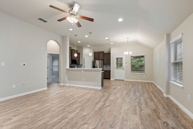 Building Photo - Beautiful 3 bedroom, 2 bathroom home in Hills of Bear Creek!!!