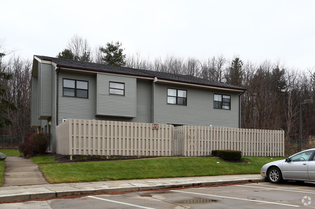 Foto del edificio - Darrow Road Apartments