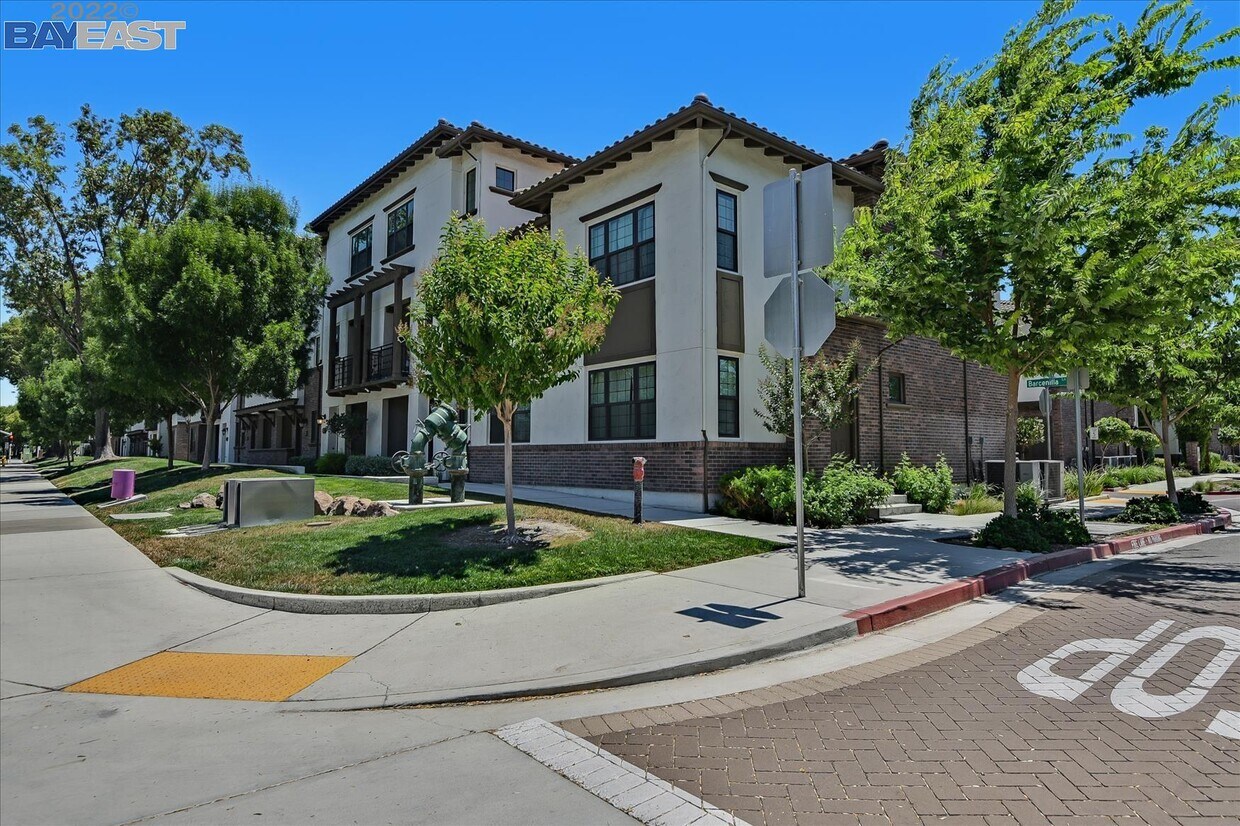 Primary Photo - 5838 W Las Positas Blvd