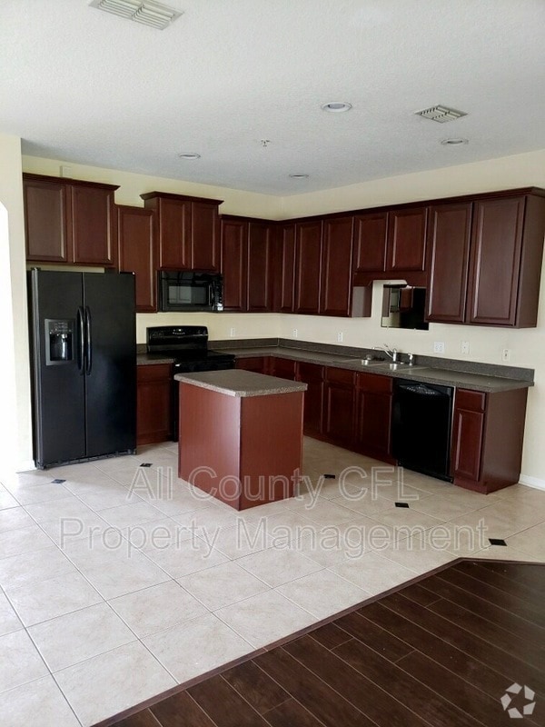 Building Photo - 10481 Eastpark Woods Dr
