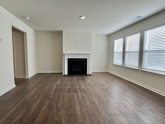 Foto del edificio - 3380 Serenity Dr NE