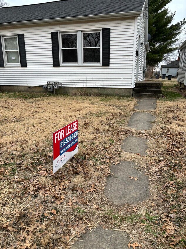 Foto principal - 929 Stanley Ave