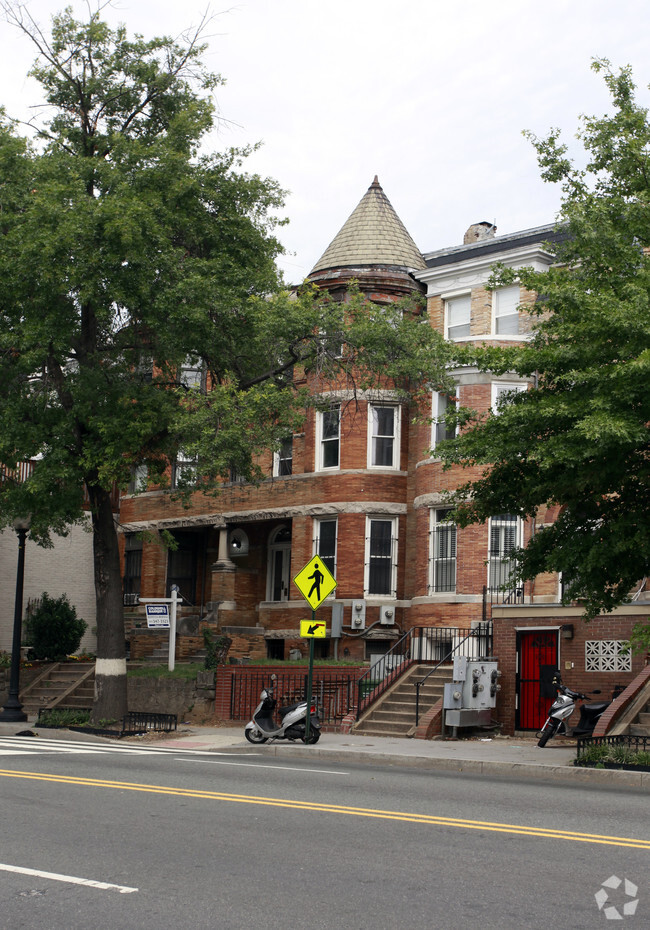 Primary Photo - 225 Florida Ave NW