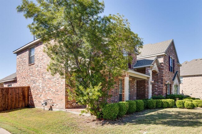 Building Photo - 10005 Huffines Dr