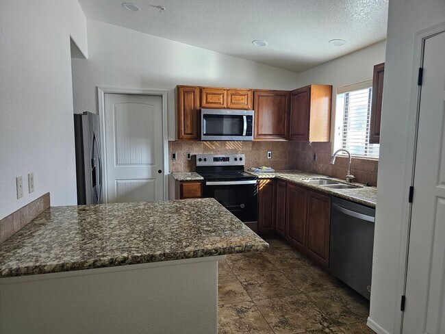 Building Photo - Unfurnished Long Term Rental