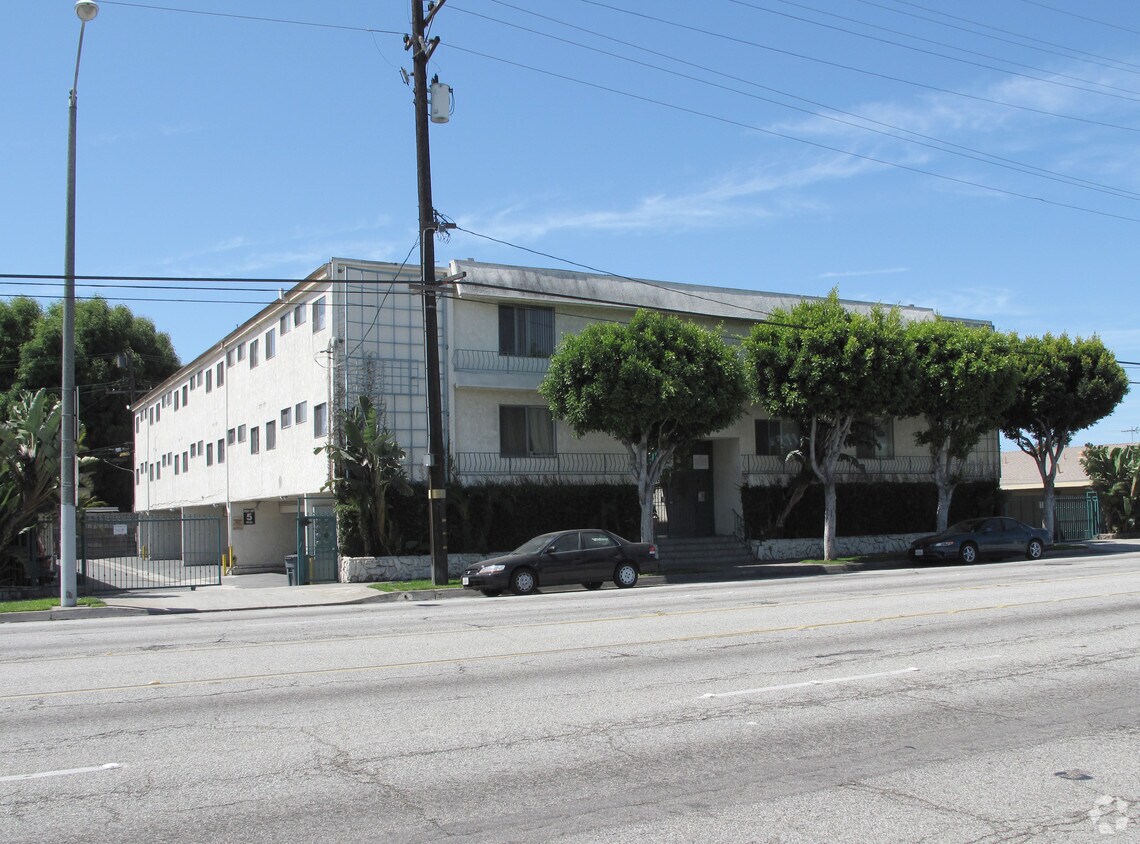 Primary Photo - Palomar Apartments