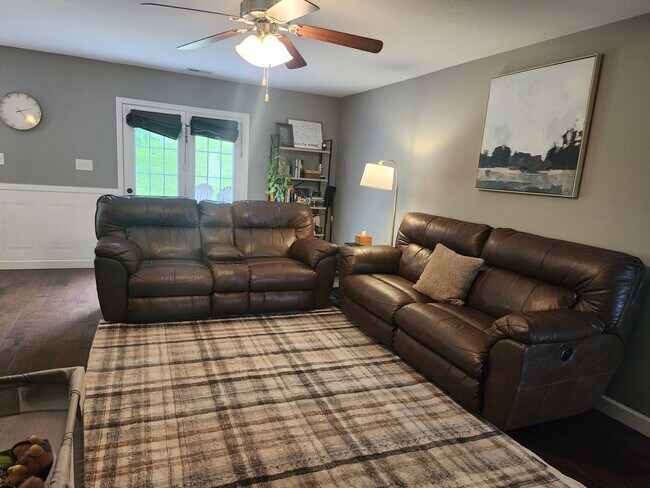 Foto del edificio - Knoxville 37920 - 3 bedroom 2 bath - call ...