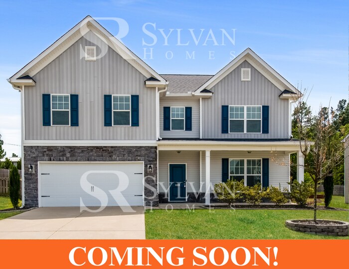 Foto principal - Embrace the charm of this 4 BR, 2.5 BA home