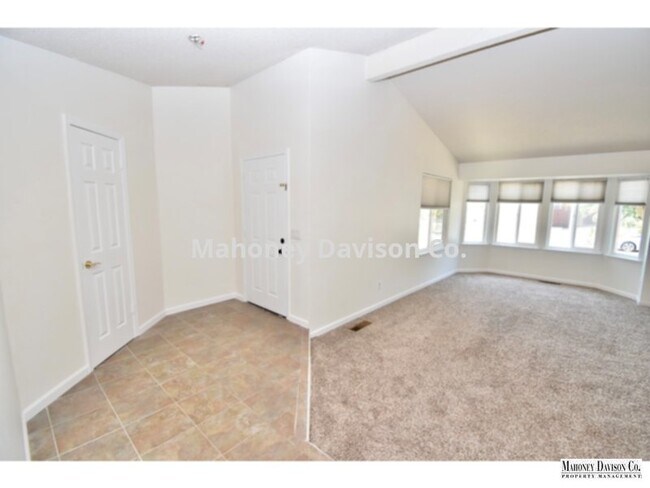 Foto del edificio - 2106 Caulfield Ln