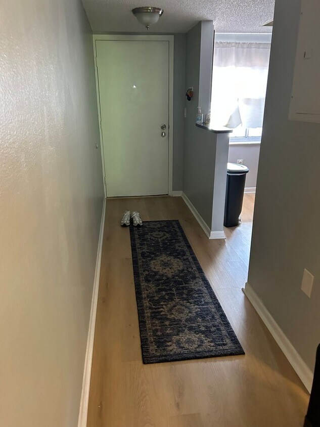 Foto principal - Charming 2BR Condo in Clearwater